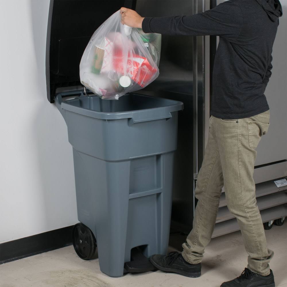 32 gal. HDPE Rectangular Trash Can L599277